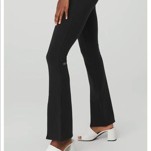 Alo high waist 7-8 flutter leggings